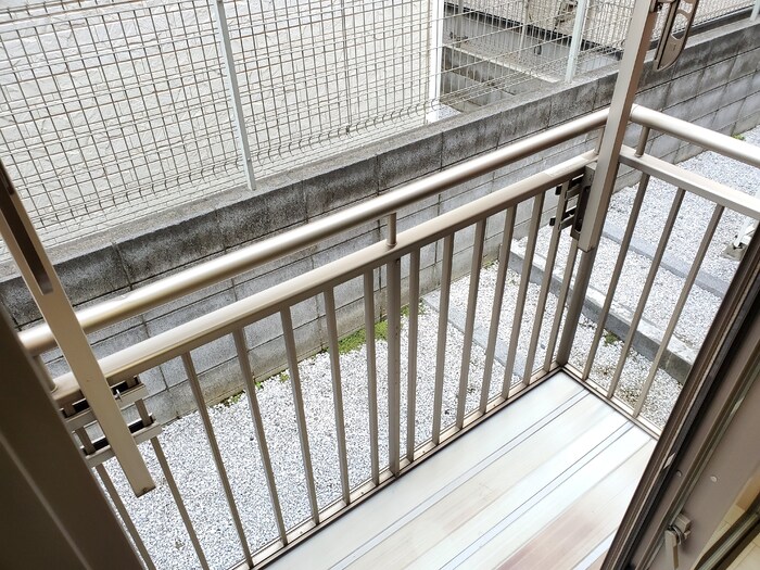 ��ʌ��������܎s��{��听���R���ڂ̃A�p�[�g�̃o���R�j�[