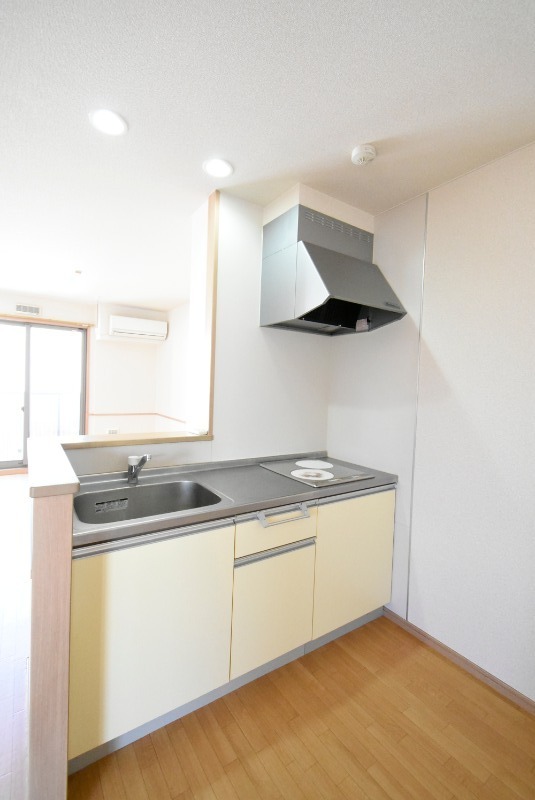 ��ʌ��������܎s��{��O���P���ڂ̃A�p�[�g�̃L�b�`��