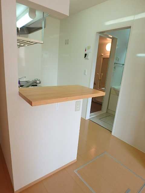 ��ʌ��������܎s��{��V�����Q���ڂ̃A�p�[�g�̂��̑������E�X�y�[�X