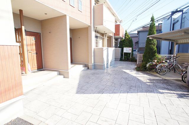 ��ʌ�����s����R���ڂ̃A�p�[�g�̃G���g�����X