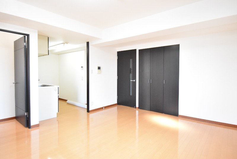 ��ʌ��z�J�s���]���P���ڂ̃}���V�����̋��ԁE���r���O