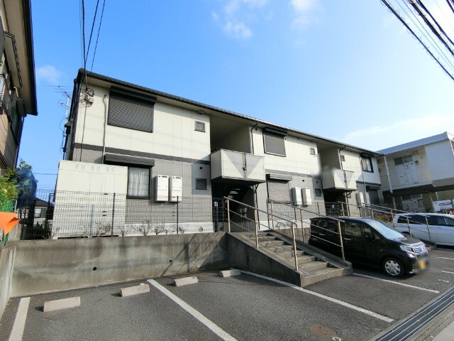 ��ʌ��������܎s������t���Q���ڂ̃A�p�[�g�̒��ԏ�