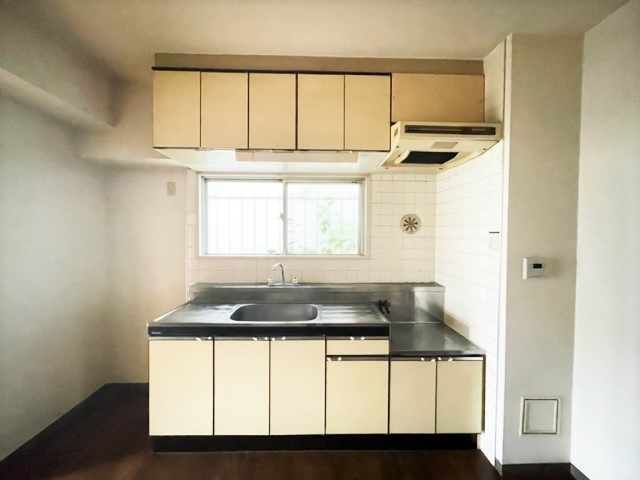 ��ʌ������s�a���S���ڂ̃}���V�����̃L�b�`��