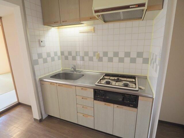 ��ʌ�����s������S���ڂ̃}���V�����̃L�b�`��