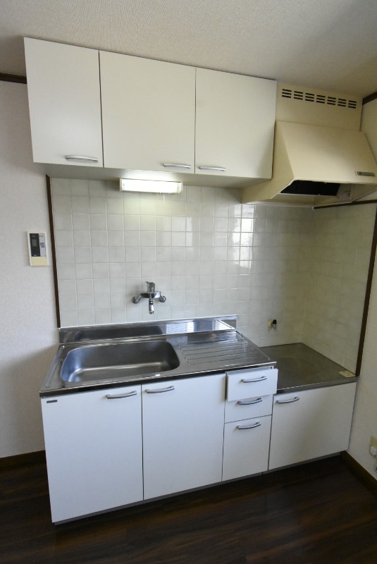 ��ʌ��������܎s�k����i���P���ڂ̃}���V�����̃L�b�`��