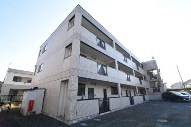 ��ʌ��@�c�s�厚�쓇638-3�̃}���V�����̌����O��