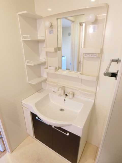 ��ʌ��������܎s�k��y�C���P���ڂ̃}���V�����̐��ʏ�