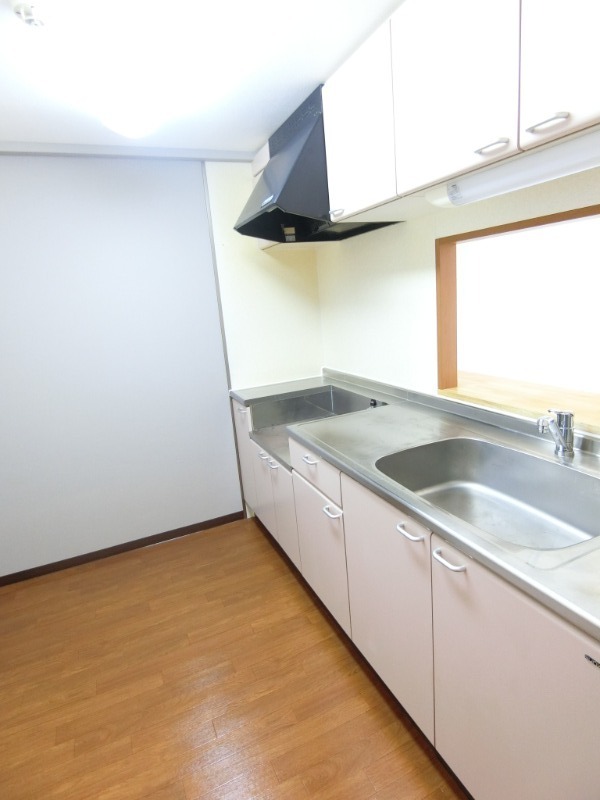 ��ʌ��������܎s������x�蒬�̃}���V�����̃L�b�`��