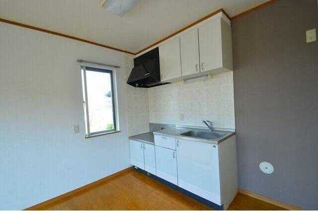 ��ʌ��������܎s��΋���K���̃^�E���n�E�X�̃L�b�`��