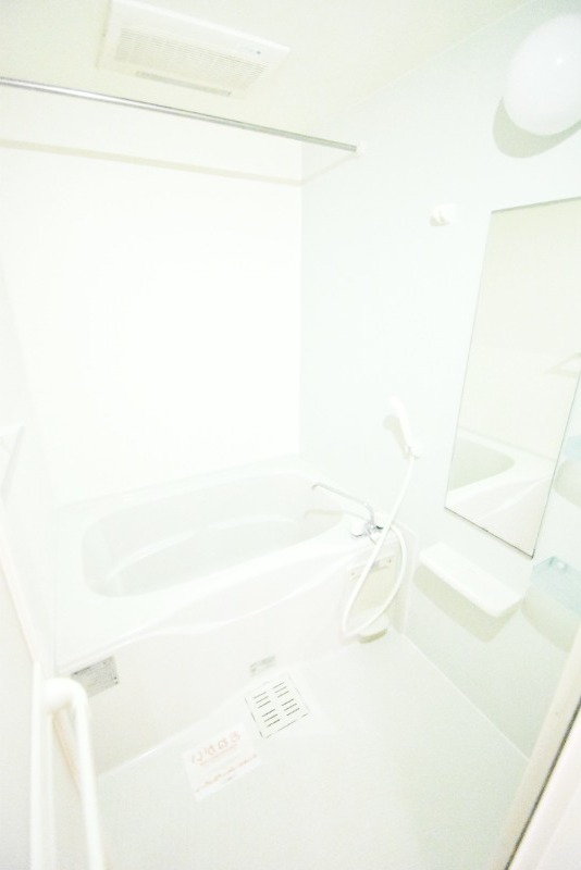 ��ʌ��������܎s�Y�a��̉ƂR���ڂ̃A�p�[�g�̃o�X