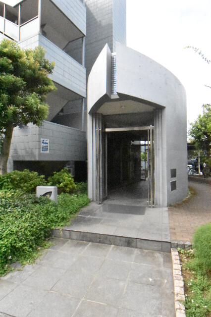 ��ʌ��������܎s������x�蒬�̃}���V�����̃G���g�����X