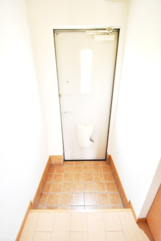 ��ʌ��������܎s�Y�a��̉ƂR���ڂ̃A�p�[�g�̌���