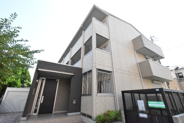 ��ʌ��z�J�s�����c���̃A�p�[�g�̌����O��