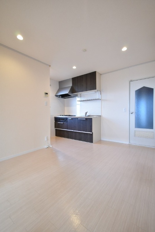 ��ʌ��������܎s��{��������P���ڂ̃A�p�[�g�̋��ԁE���r���O