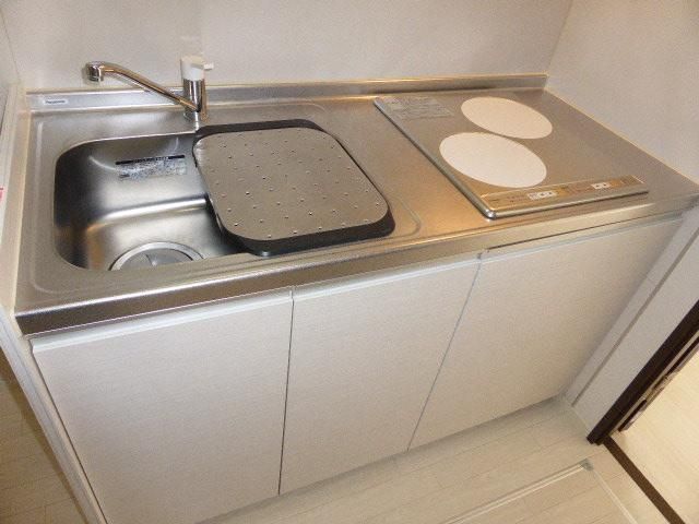 ��ʌ��������܎s�Y�a���ՂP�O���ڂ̃A�p�[�g�̃L�b�`��