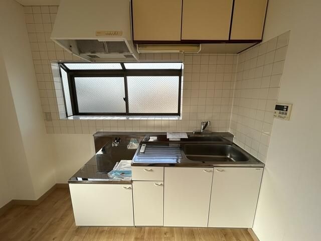 ��ʌ��������܎s��{��x�̓����P���ڂ̃}���V�����̃L�b�`��