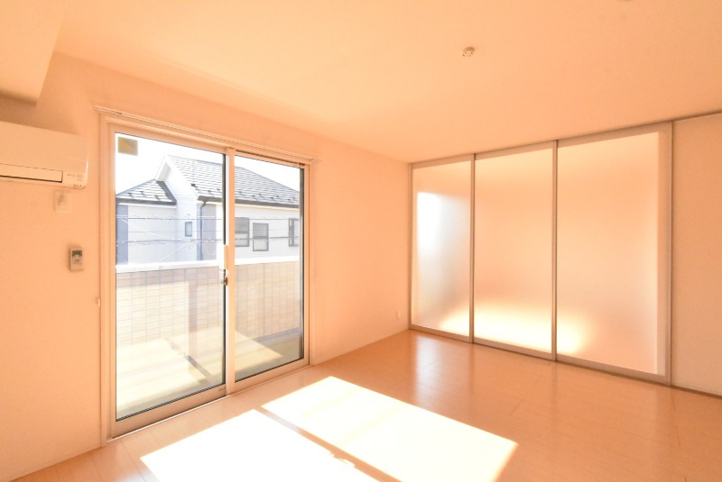 ��ʌ��z�J�s�����c���̃A�p�[�g�̋����E���r���O