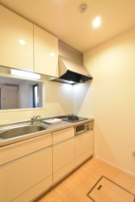 ��ʌ��������܎s�΋擌�Y�a�R���ڂ̃}���V�����̃L�b�`��