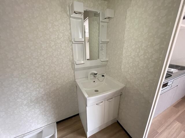 ��ʌ��������܎s��{��{���R���ڂ̃}���V�����̐��ʏ�