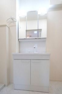 ��ʌ��������܎s���搼��{�P���ڂ̃e���X�n�E�X�̐��ʏ�