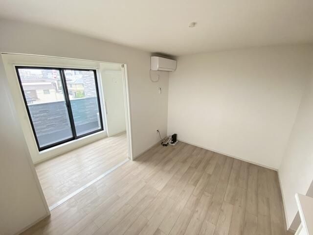 ��ʌ��t�����s�����ڂ̃A�p�[�g�̋��ԁE���r���O