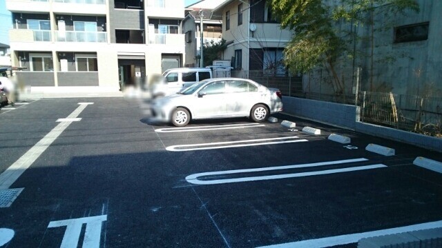 ��ʌ��������܎s����厚�_�c�̃A�p�[�g�̒��ԏ�