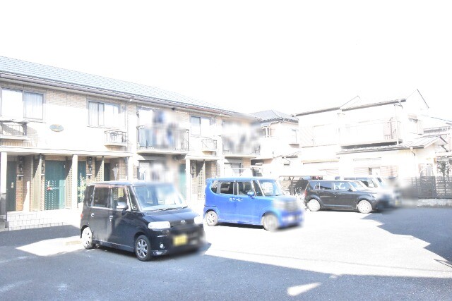 ��ʌ��������܎s����厚�w��̃A�p�[�g�̒��ԏ�