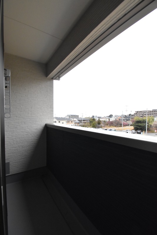 ��ʌ�����s������P���ڂ̃A�p�[�g�̃o���R�j�[