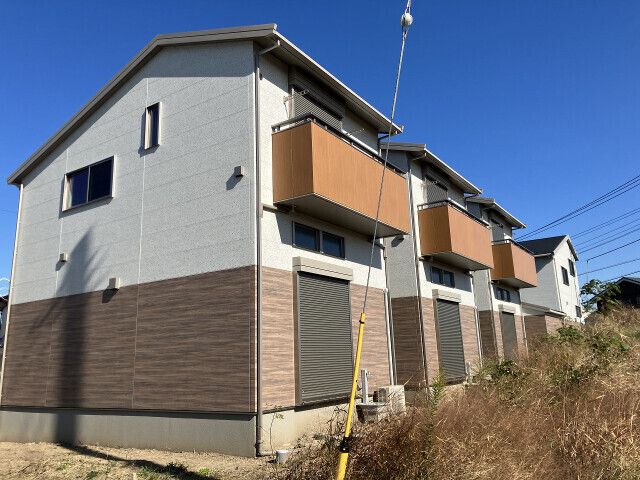 ��ʌ��������܎s����厚��c�{�̃e���X�n�E�X�̌����O��