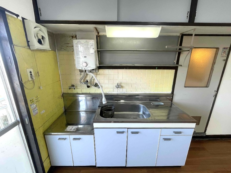 �����s�����؂R���ڂ̃}���V�����̃L�b�`��