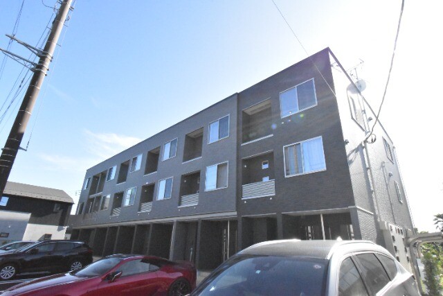 ��ʌ��������܎s�΋�厚����1355-3�̃A�p�[�g�̌����O��