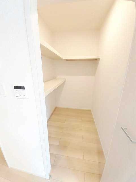 ��ʌ��������܎s�΋�厚�����̃A�p�[�g�̎��[