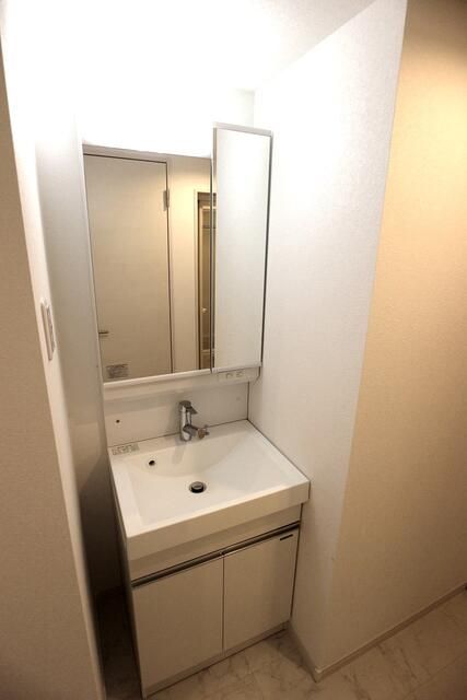 ��ʌ�����s�����S���ڂ̃A�p�[�g�̐��ʏ�