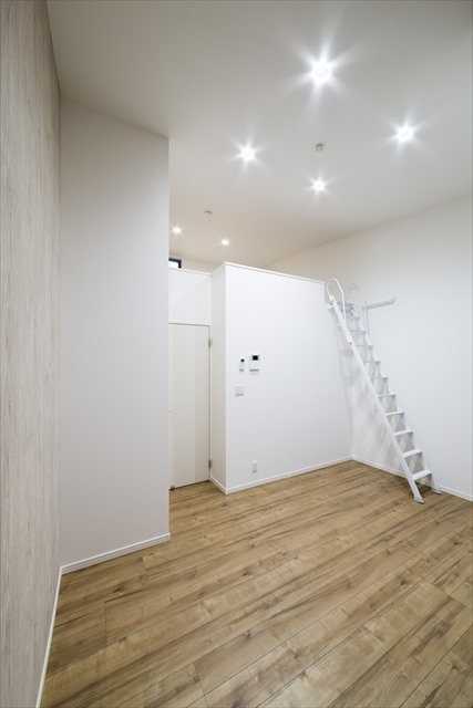 ��ʌ������s���]�P���ڂ̃A�p�[�g�̋��ԁE���r���O