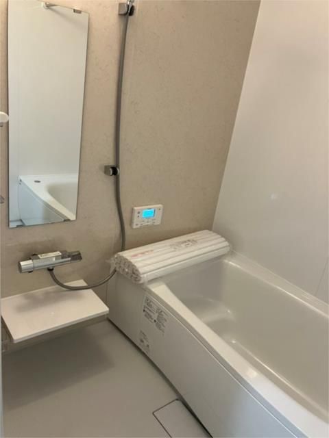 ��ʌ��������܎s��΋�钬�P���ڂ̃e���X�n�E�X�̃o�X