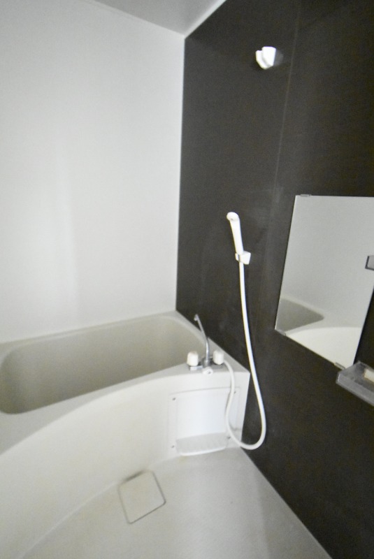 ��ʌ���z�s���P�֓��Q���ڂ̃A�p�[�g�̃o�X