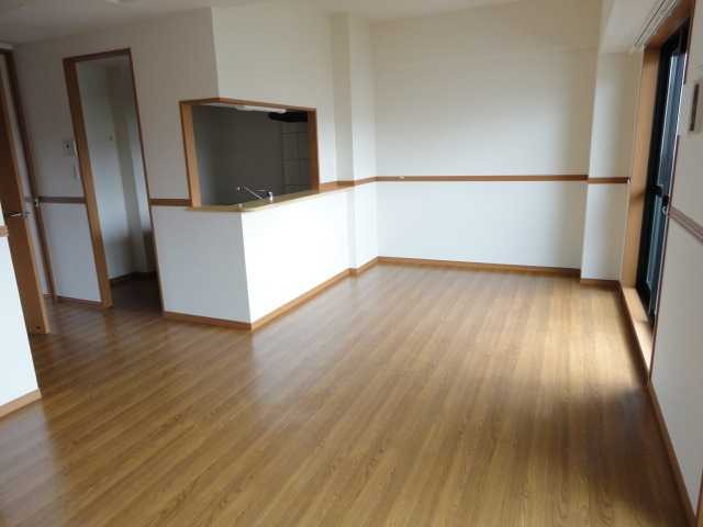 ��ʌ�����s�厚�����q��V�c�̃}���V�����̋��ԁE���r���O