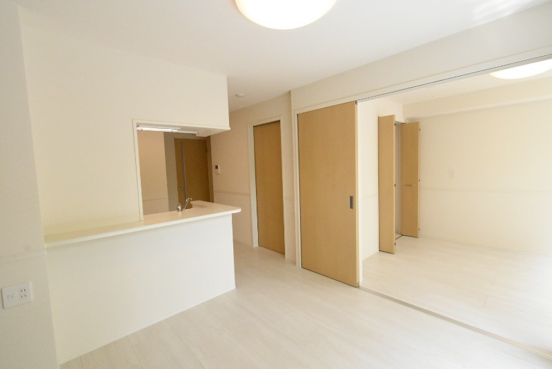 ��ʌ��������܎s����厚�����̃A�p�[�g�̋��ԁE���r���O