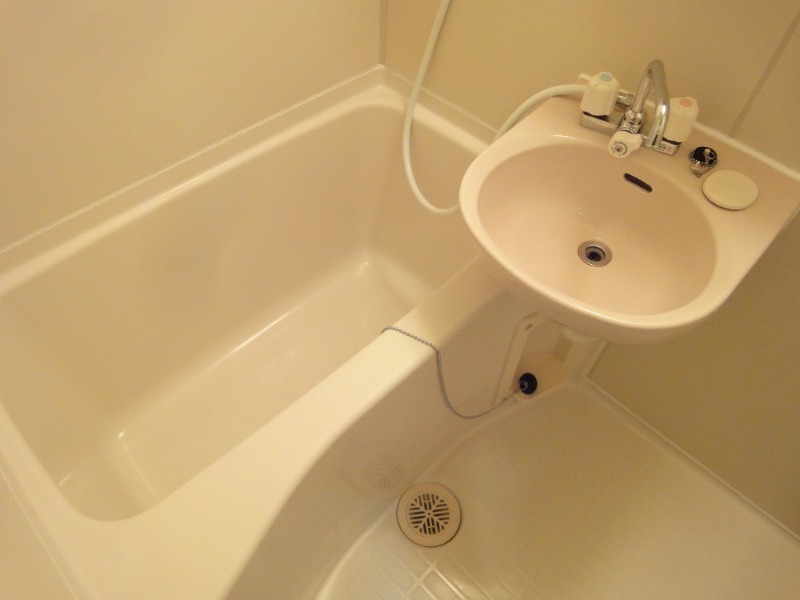 ��ʌ��������܎s��{���Ԓ��P���ڂ̃A�p�[�g�̃o�X