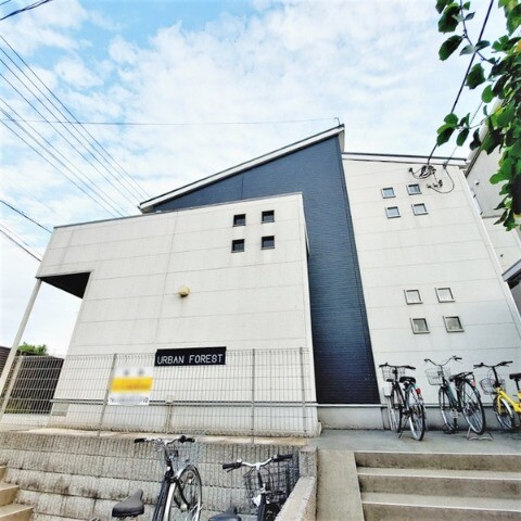 ��ʌ�����s�厚�ԎR�̃A�p�[�g�̌����O��