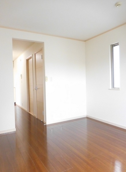 ��ʌ�����s�厚�ԎR�̃A�p�[�g�̋��ԁE���r���O