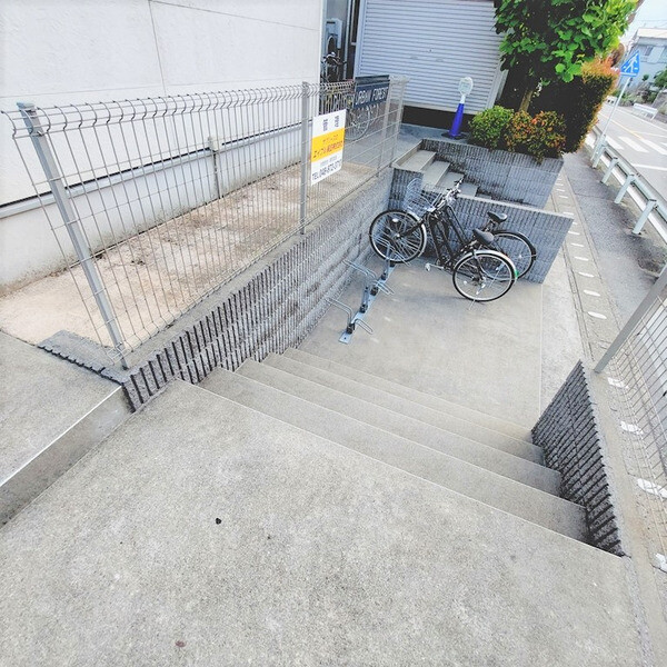 ��ʌ�����s�厚�ԎR�̃A�p�[�g�̂��̑�