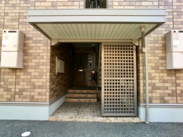 ��ʌ��������܎s����O���U���ڂ̃A�p�[�g�̃G���g�����X