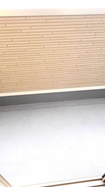 ��ʌ��@�c�s�@�c�S���ڂ̃A�p�[�g�̃o���R�j�[