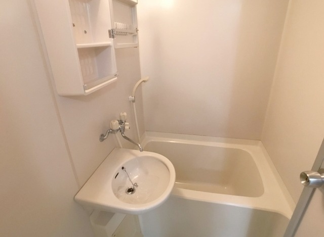 ��ʌ��������܎s�Y�a�挳���Q���ڂ̃}���V�����̃o�X