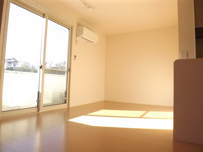 ��ʌ��������܎s�΋�厚�����̃A�p�[�g�̋��ԁE���r���O