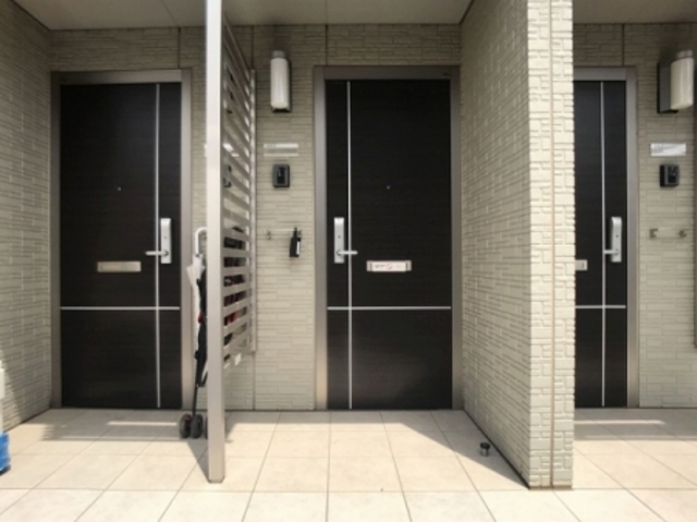 ��ʌ��������܎s�΋�厚����706-1�̃A�p�[�g�̌����O��