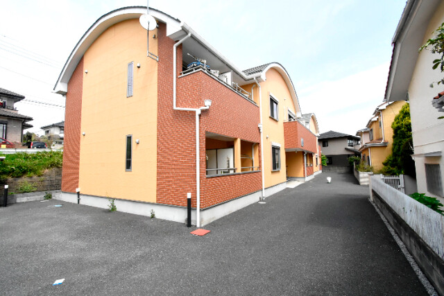 ��ʌ��������܎s��΋�z�K�P����3-12�̃A�p�[�g�̌����O��