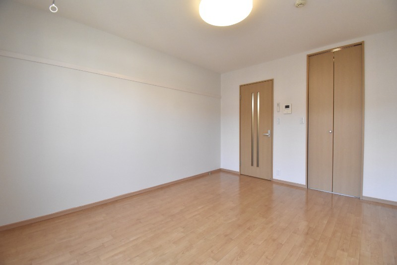 ��ʌ��������܎s��{��听���P���ڂ̃A�p�[�g�̋��ԁE���r���O