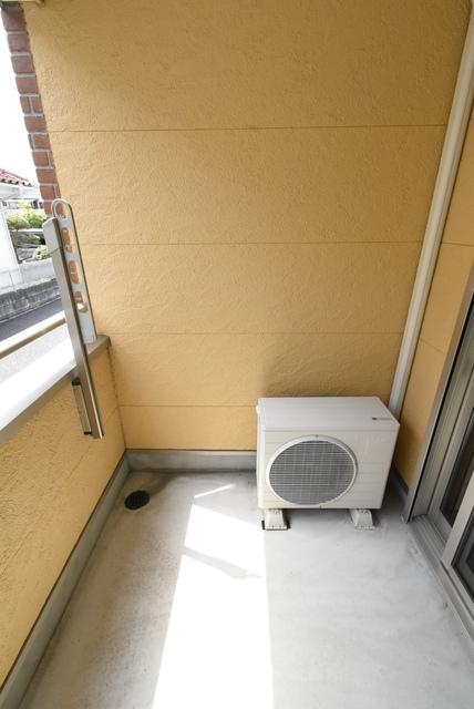 ��ʌ��������܎s��΋�z�K�P���ڂ̃A�p�[�g�̃o���R�j�[